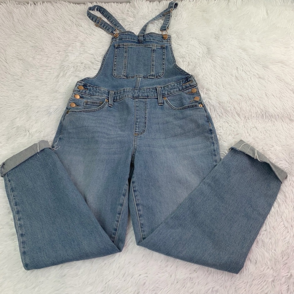 Universal Thread‎ Women's Blue Denim Overalls